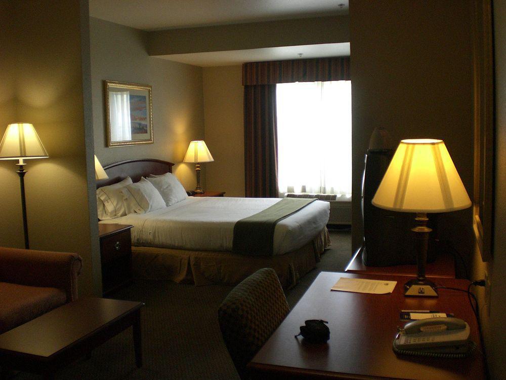 Holiday Inn Express- West Sacramento, An Ihg Hotel Room photo