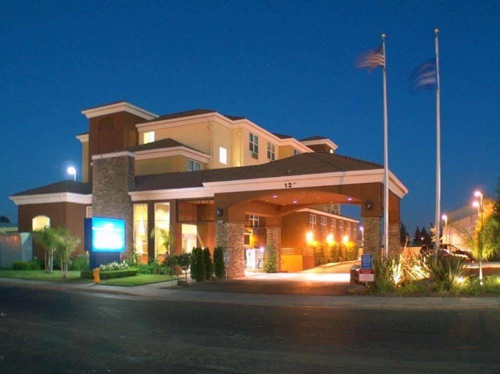 Holiday Inn Express- West Sacramento, An Ihg Hotel Exterior photo